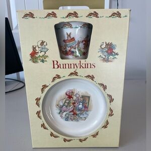 BNIB Vintage Royal Doulyon Bunnykins Children’s fine bone china set